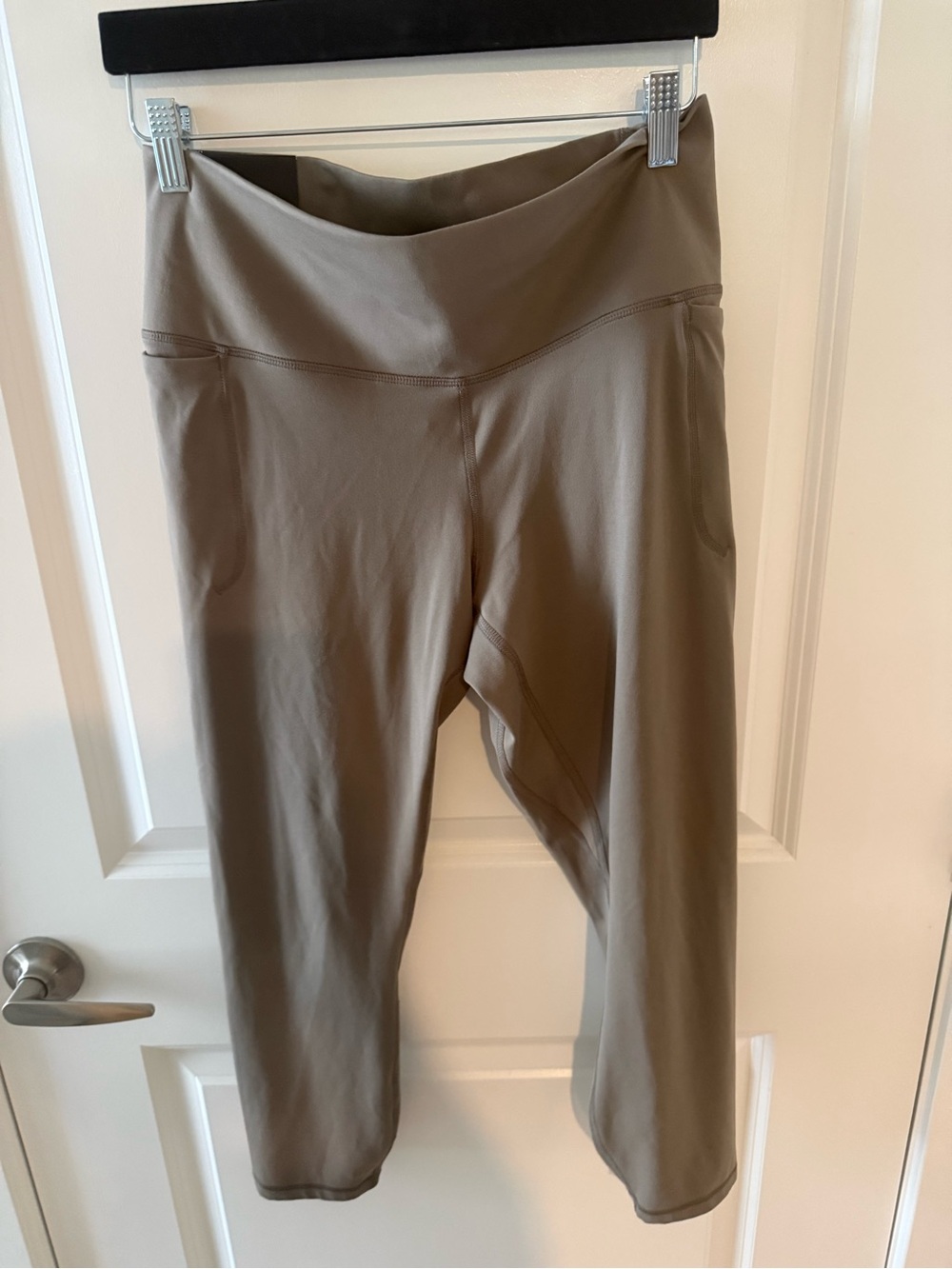 Under Armour Girls Taupe Capri Leggings